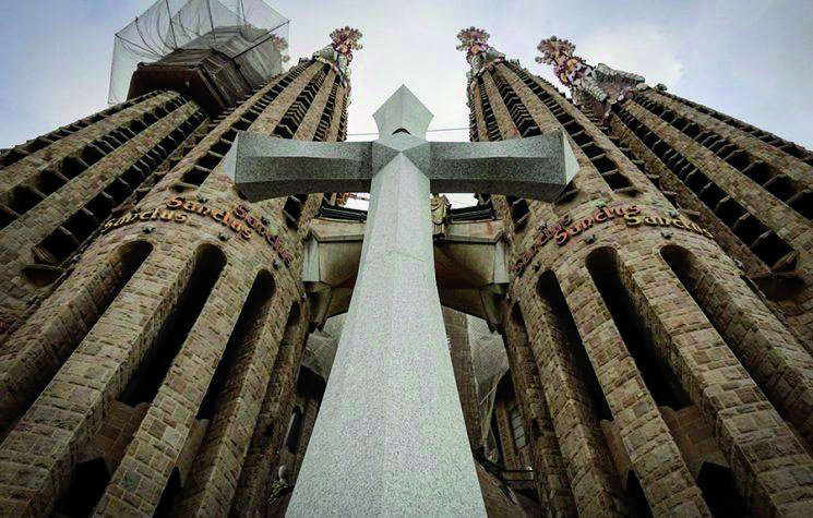 Vítězný kříž na katedrála Sagrada Família v Barceloně