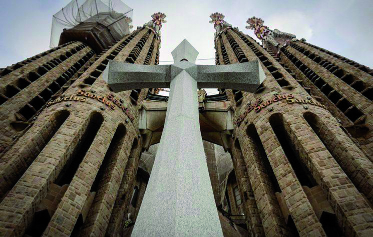 Vítězný kříž na katedrála Sagrada Família v Barceloně